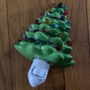 Ceramic Light Up Christmas Tree Night Light Good Condition Off / On Switch